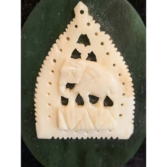 Nephrite and Beige Carved Vintage Elephant Eclectic Necklace - Picture 11 of 12